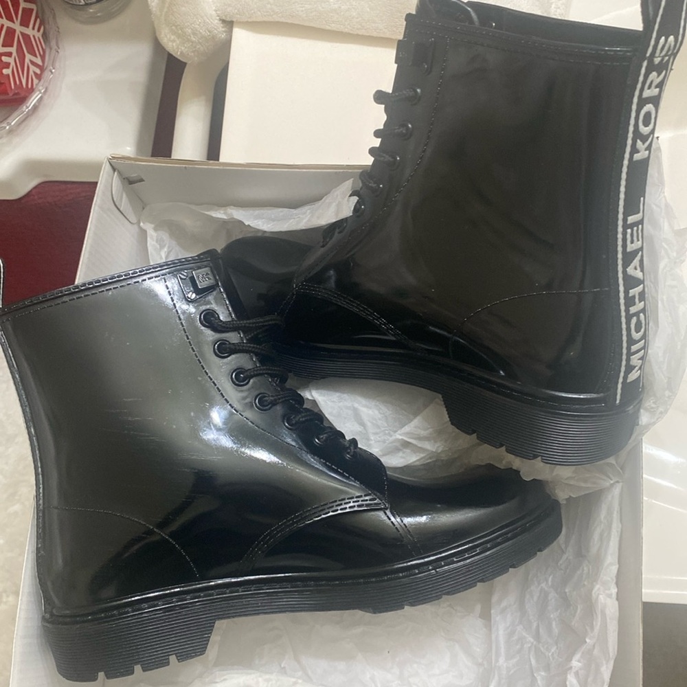 Michael Kors -Tavie Rain Booties size 9